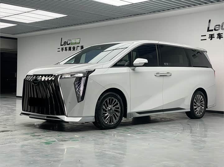 Фото 1 - GAC Trumpchi M8