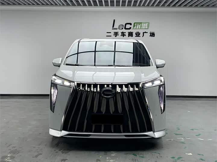 Фото 2 - GAC Trumpchi M8