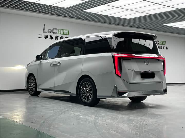 Фото 4 - GAC Trumpchi M8