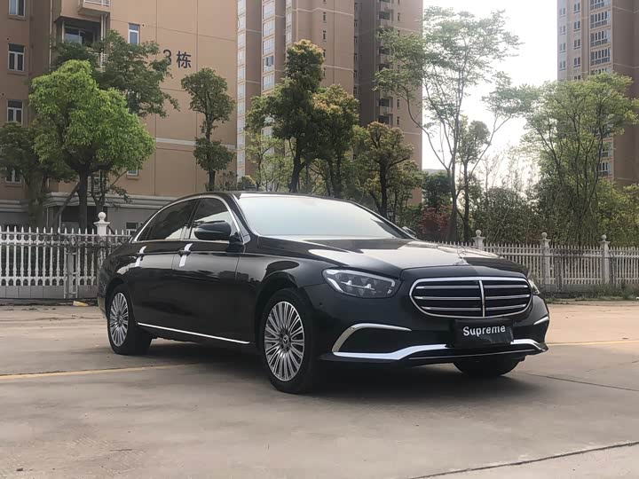 Фото 3 - Mercedes-Benz E-Class