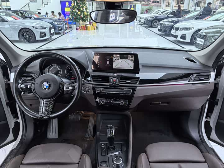 Фото 9 - BMW X1