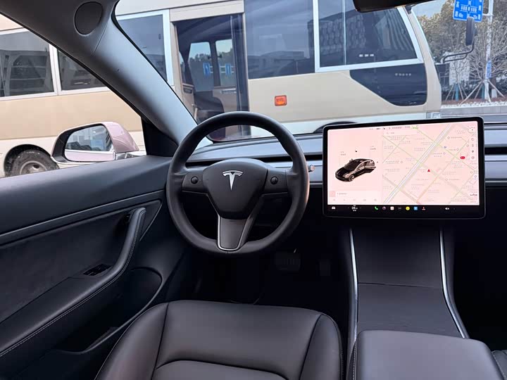 Фото 7 - Tesla Model 3