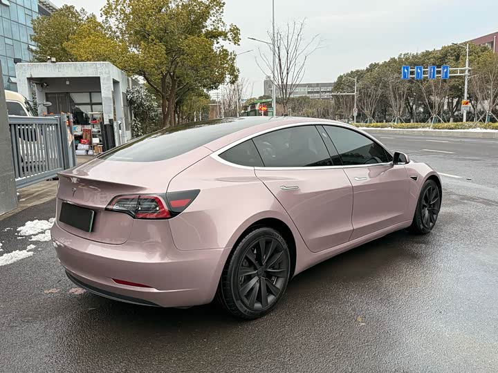 Фото 8 - Tesla Model 3