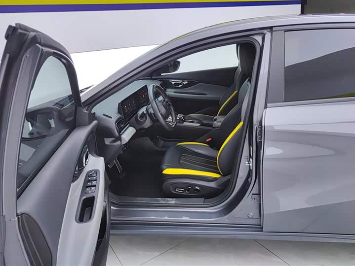 Фото 9 - GAC Trumpchi Empow R