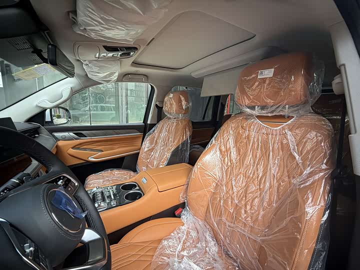 Фото 8 - Tank 500 Hybrid