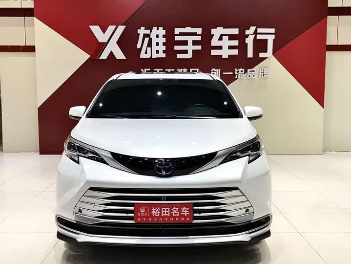 Фото 2 - Toyota Sienna