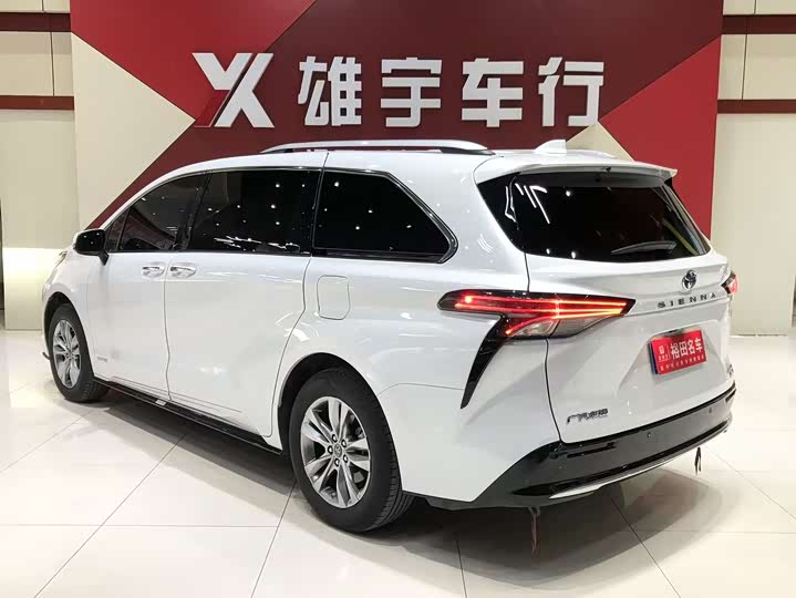 Фото 4 - Toyota Sienna