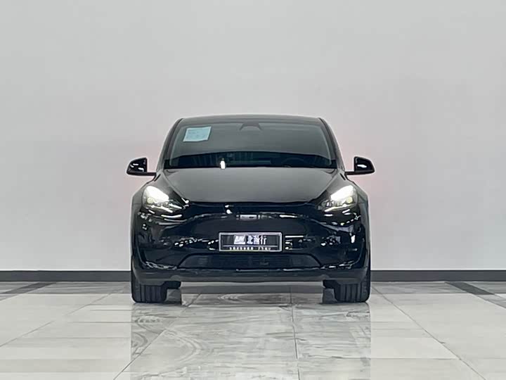 Фото 2 - Tesla Model Y