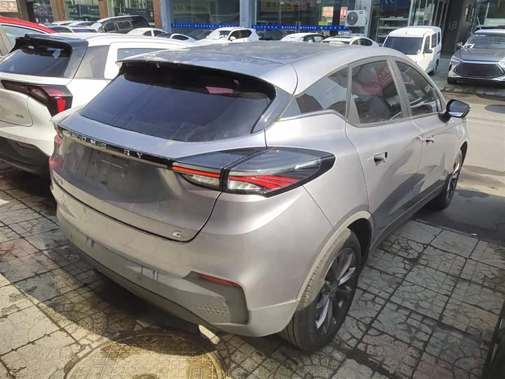 Фото 7 - Geely Geometry C