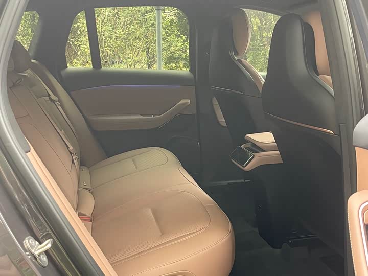 Фото 7 - Nio ES6