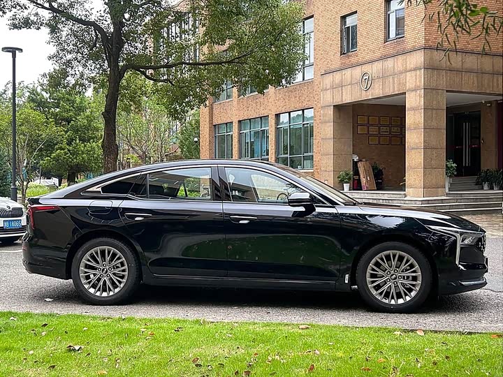 Фото 5 - Bestune B70