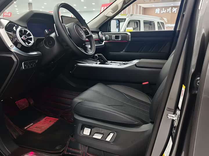 Фото 4 - Tank 400 Hybrid