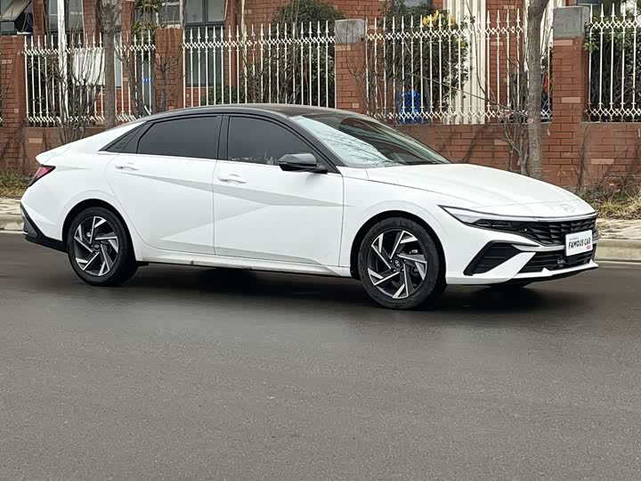 Фото 3 - Hyundai Elantra N line