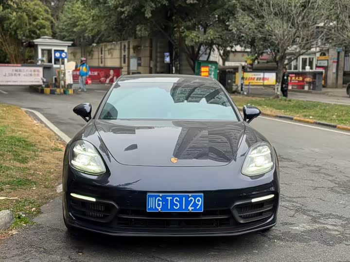 Фото 2 - Porsche Panamera
