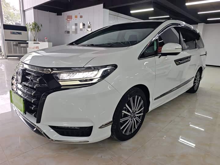 Фото 1 - Honda Elysion