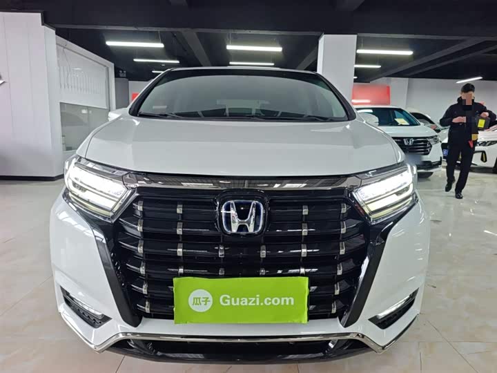 Фото 3 - Honda Elysion