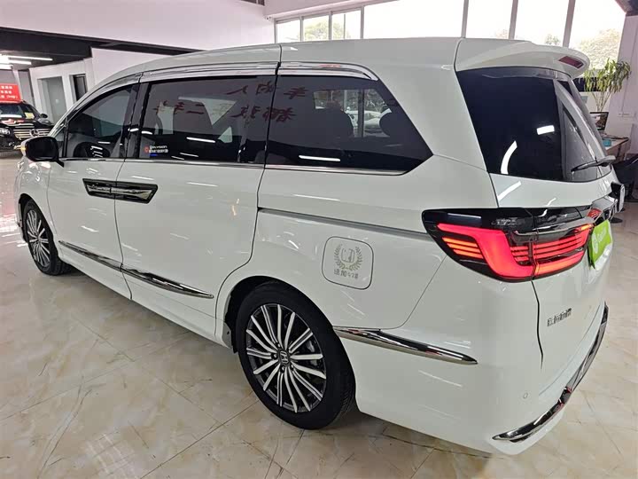 Фото 5 - Honda Elysion