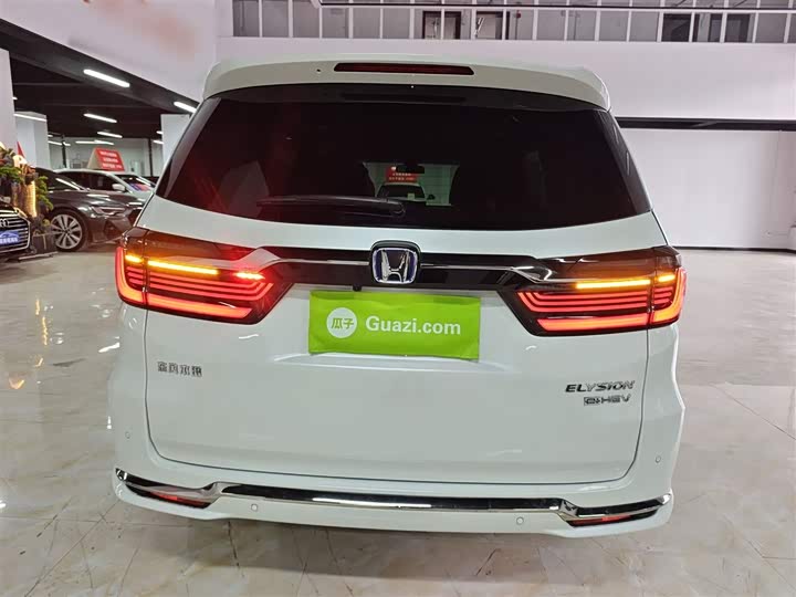 Фото 6 - Honda Elysion