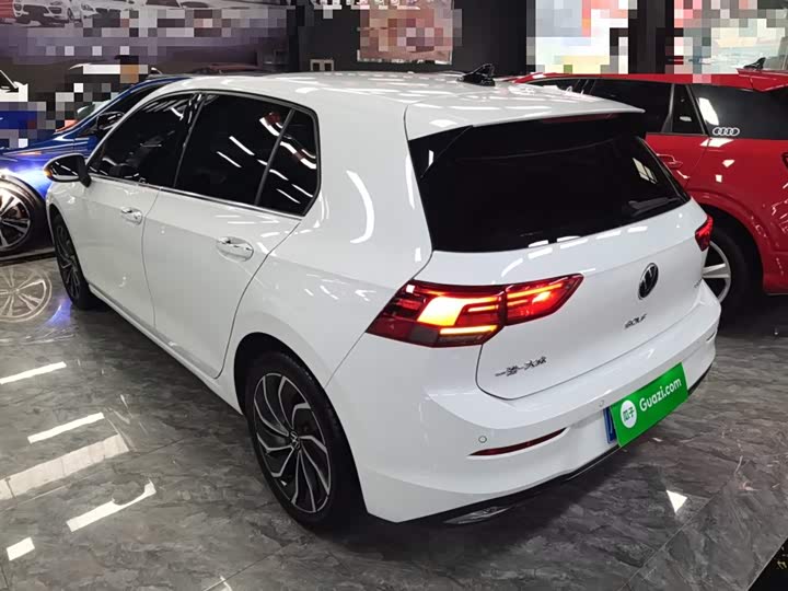 Фото 5 - Volkswagen Golf