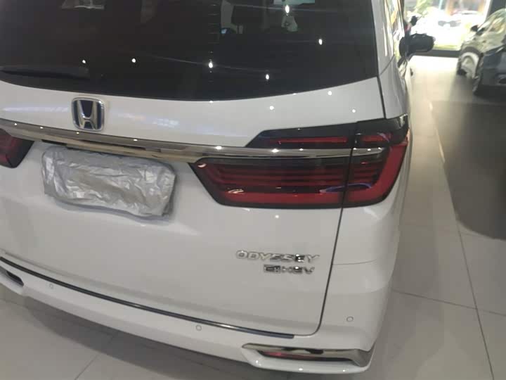 Фото 8 - Honda Odyssey