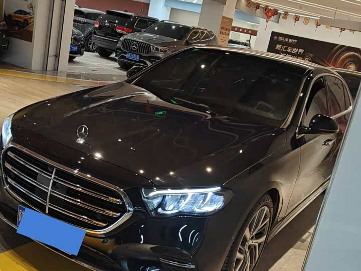 Фото 1 - Mercedes-Benz E-Class