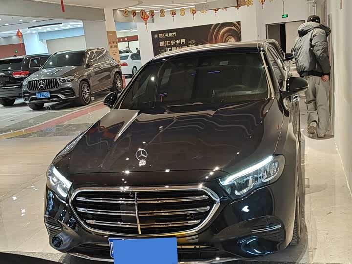 Фото 2 - Mercedes-Benz E-Class