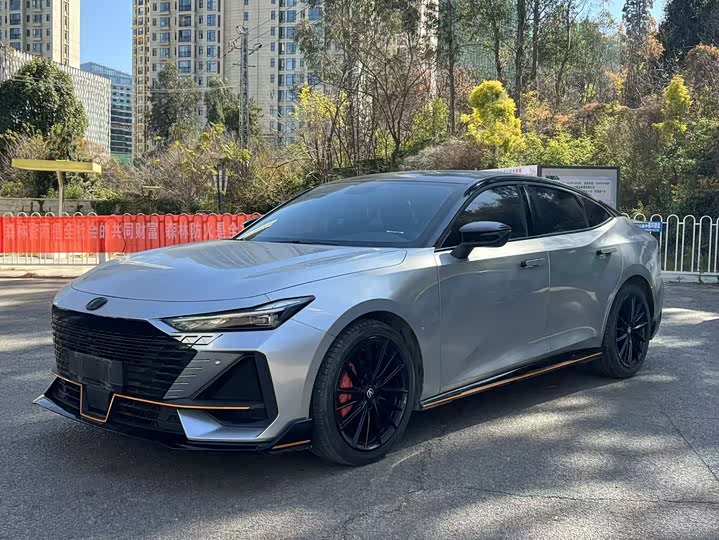 Фото 1 - Changan UNI-V