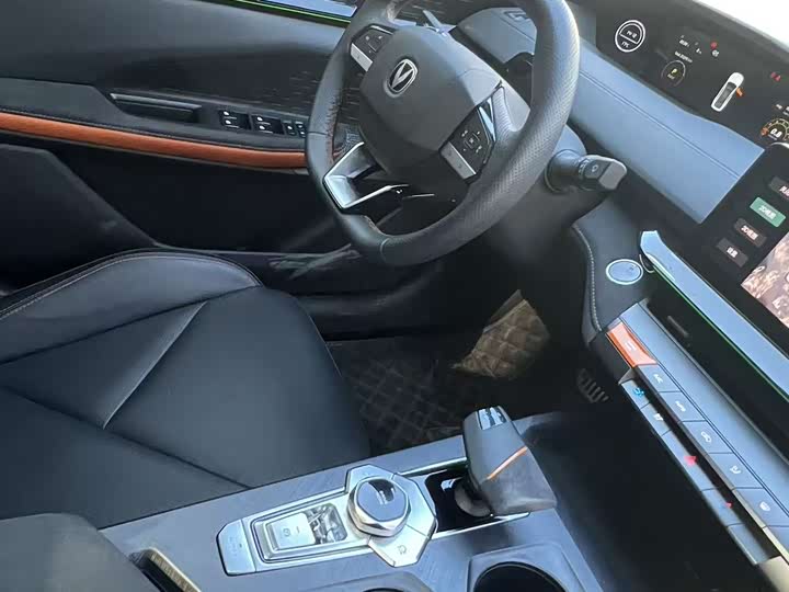 Фото 5 - Changan UNI-V