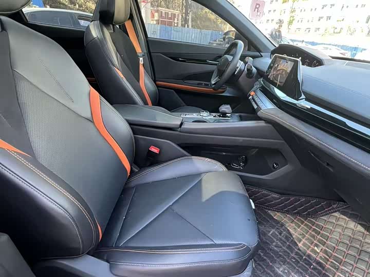 Фото 7 - Changan UNI-V