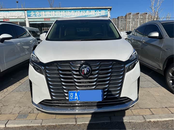 Фото 2 - Buick GL8 ES