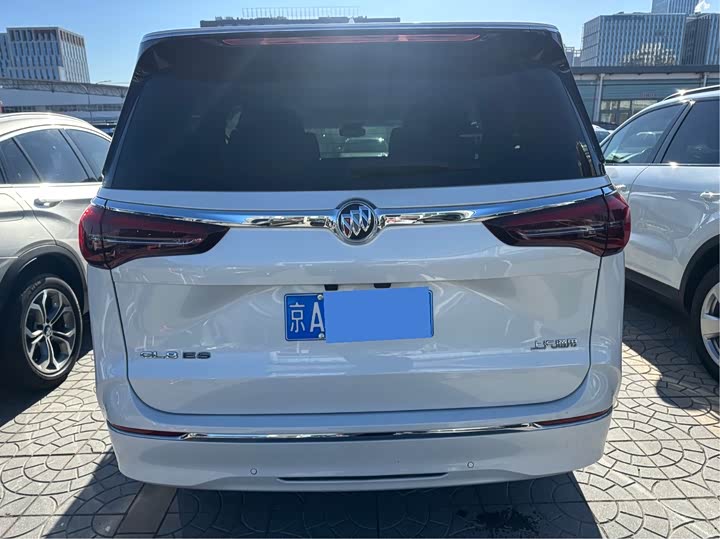 Фото 6 - Buick GL8 ES