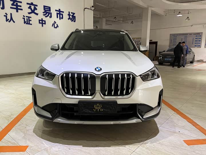 Фото 2 - BMW X1
