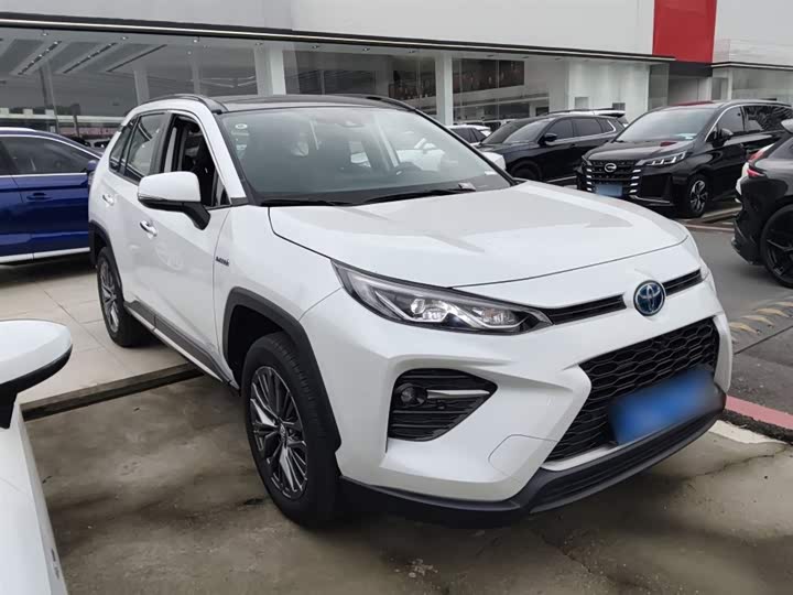 Фото 4 - Toyota Wildlander