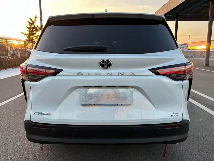 Фото 5 - Toyota Sienna