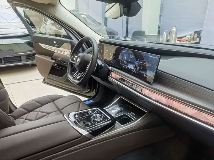 Фото 7 - BMW 7 Series