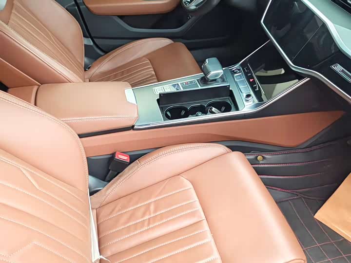 Фото 3 - Audi A6L