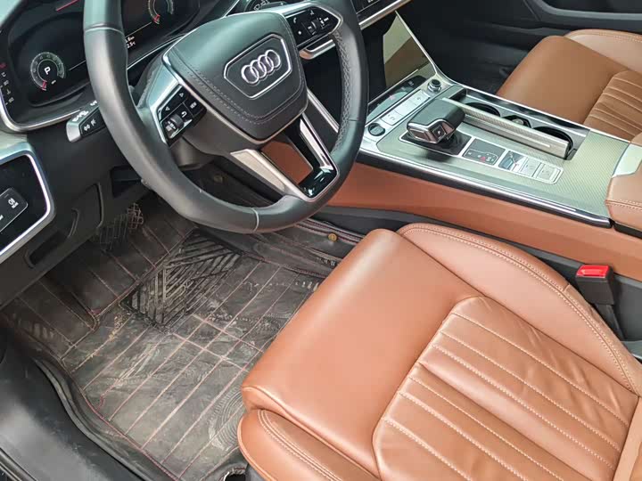Фото 5 - Audi A6L