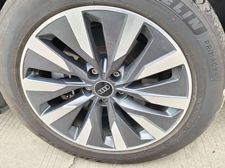 Фото 6 - Audi A6L