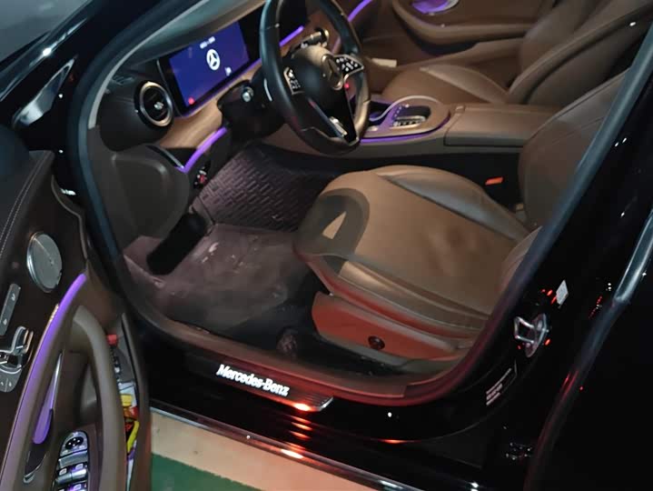 Фото 7 - Mercedes-Benz E-Class