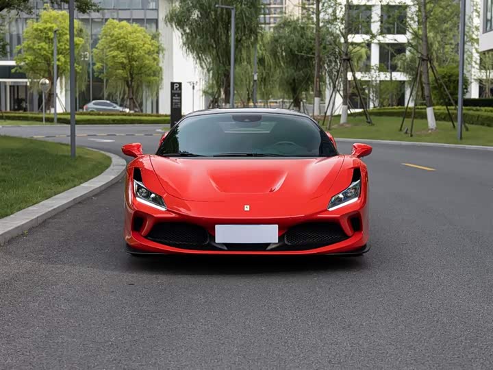 Фото 2 - Ferrari F8