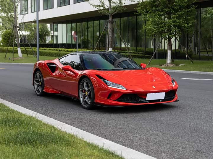 Фото 3 - Ferrari F8