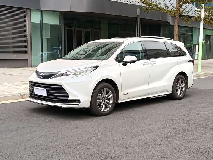 Фото 1 - Toyota Sienna