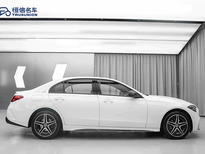 Фото 4 - Mercedes-Benz C-Class