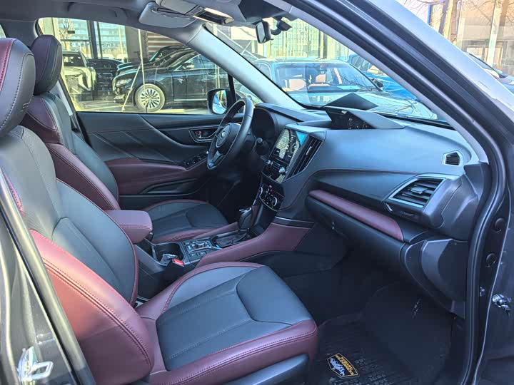 Фото 8 - Subaru Forester