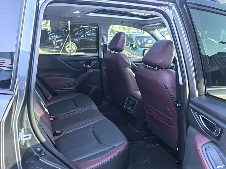 Фото 9 - Subaru Forester