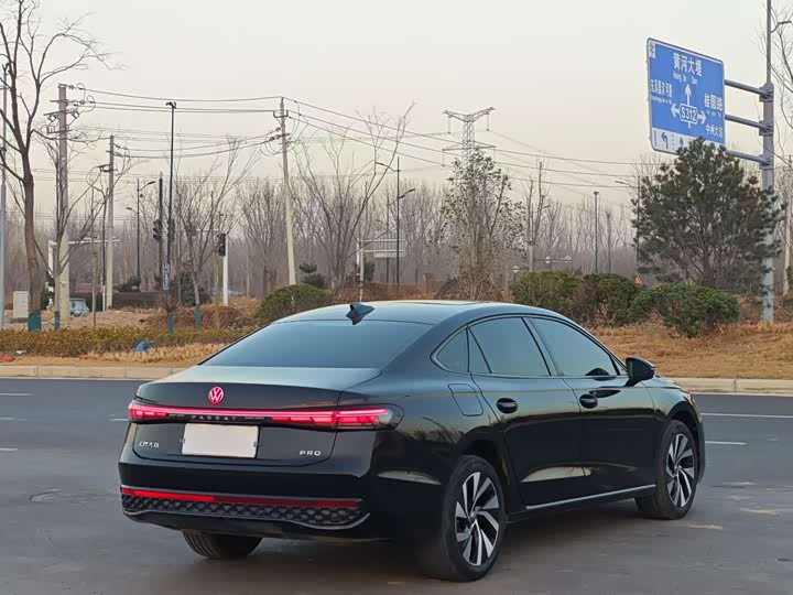 Фото 7 - Volkswagen Passat