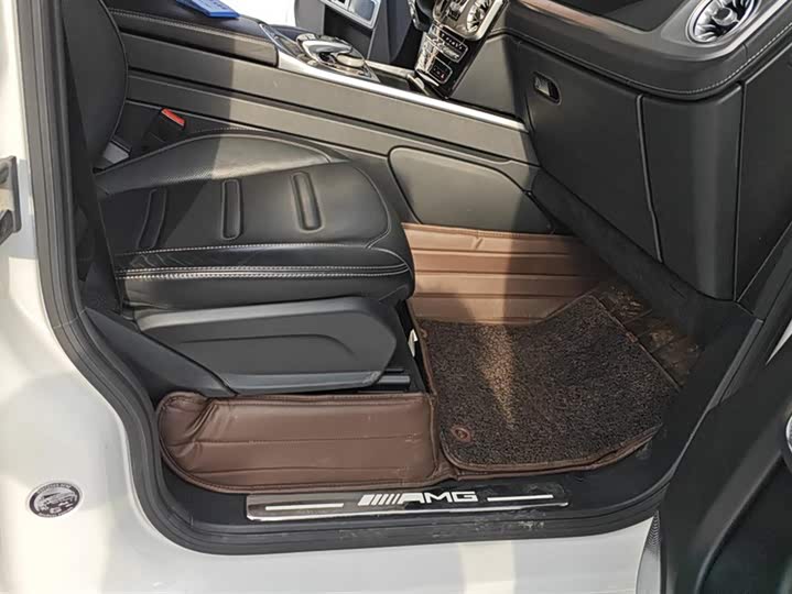 Фото 8 - Mercedes-Benz G-Class