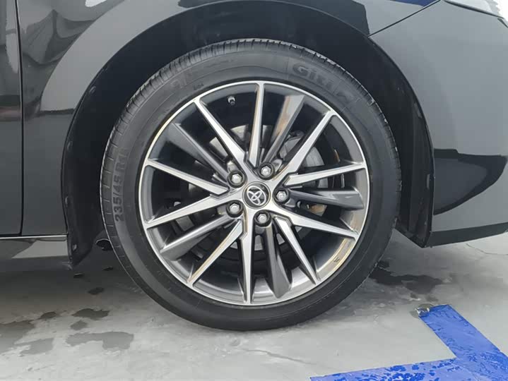 Фото 6 - Toyota Camry