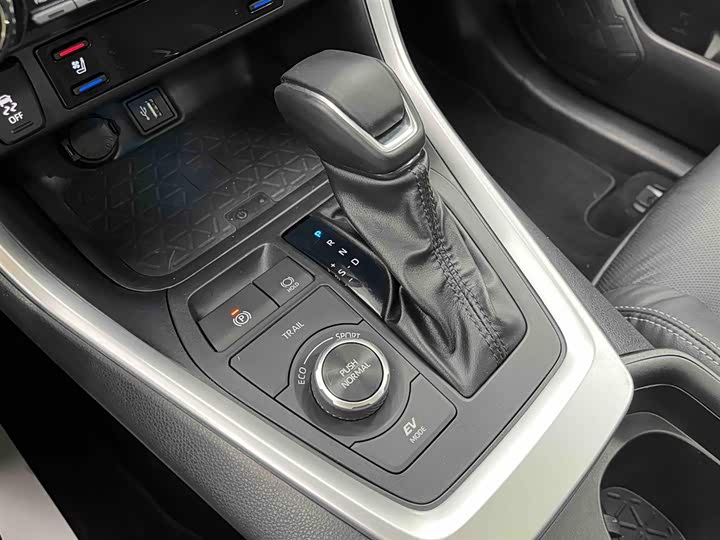 Фото 5 - Toyota Wildlander