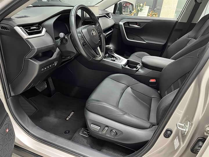 Фото 9 - Toyota Wildlander